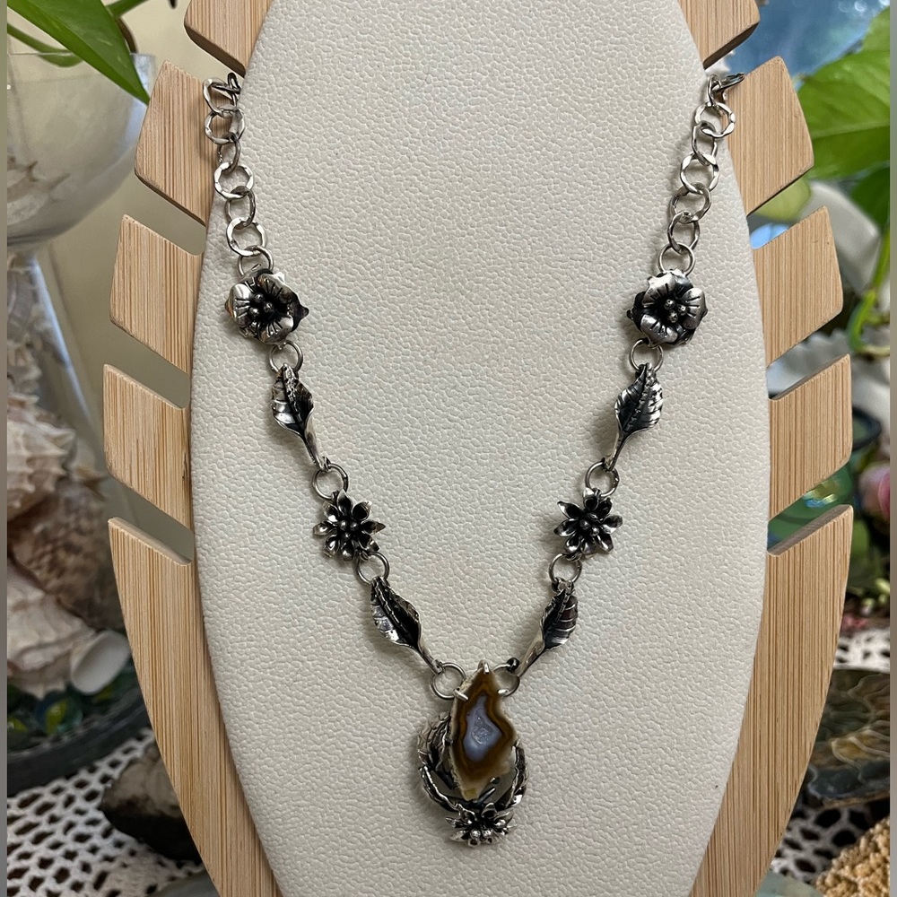 STERLING SILVER DRUZY AGATE NECKLACE